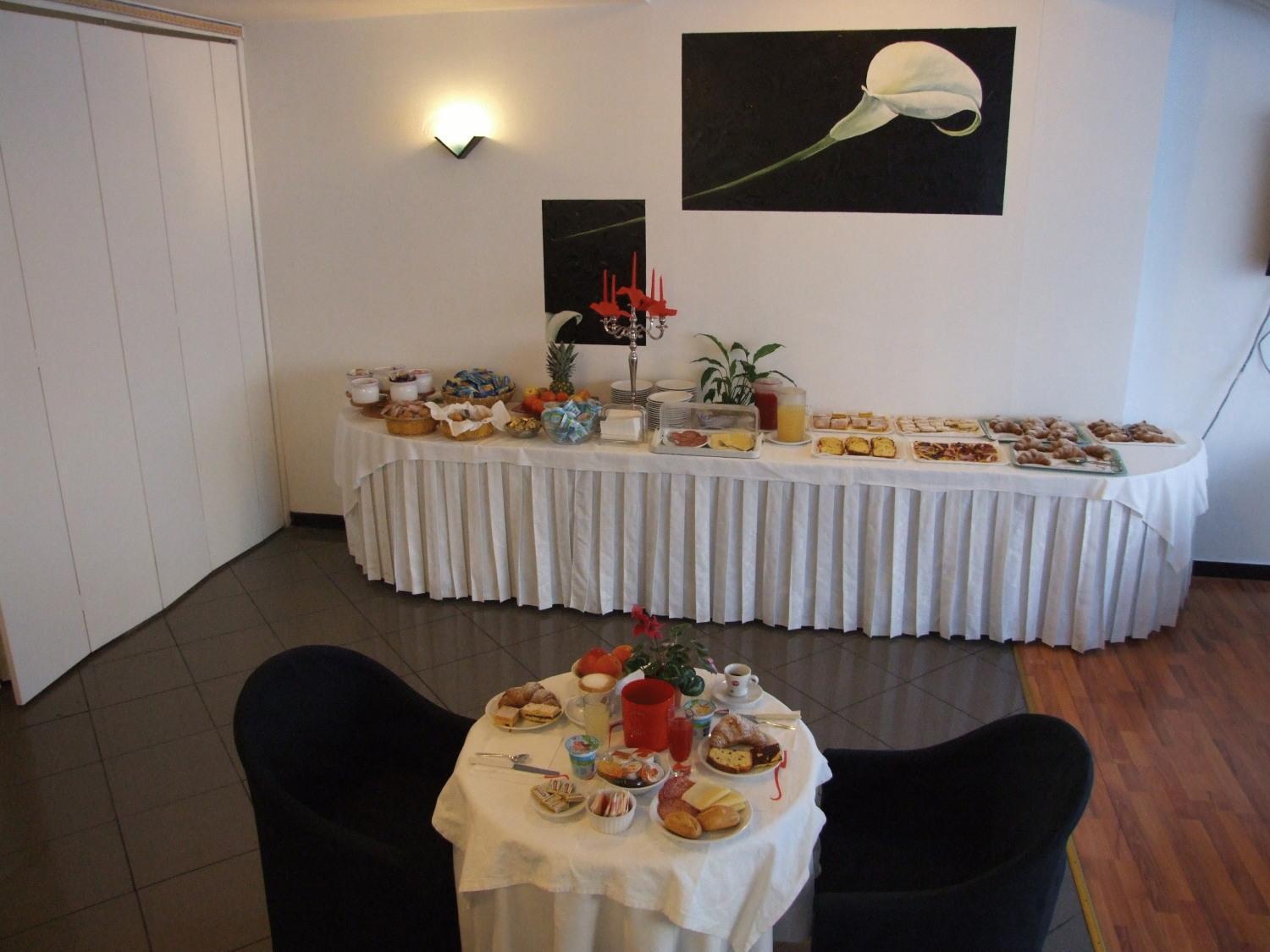 Hotel Mediterraneo Песаро Екстериор снимка