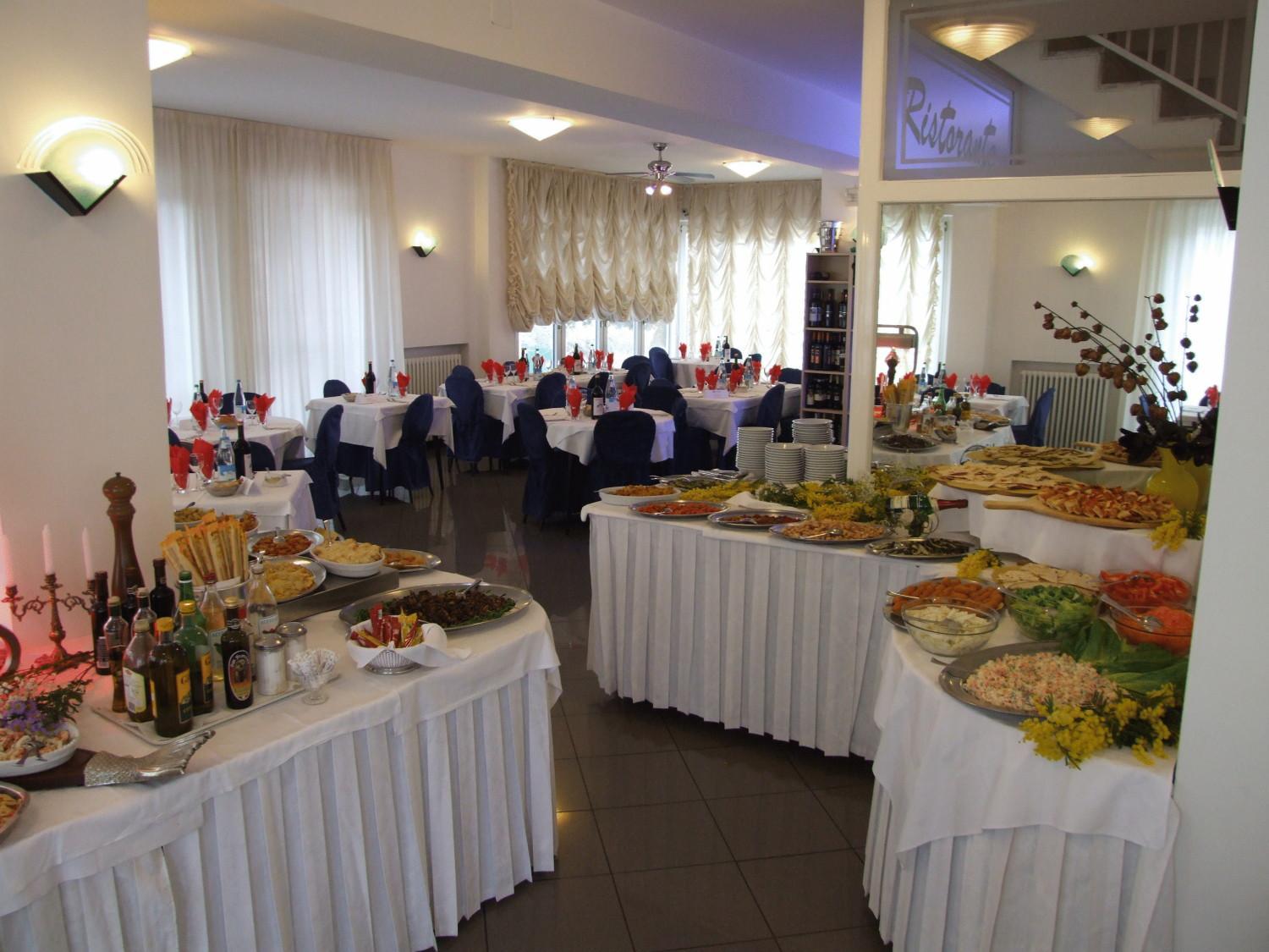 Hotel Mediterraneo Песаро Екстериор снимка